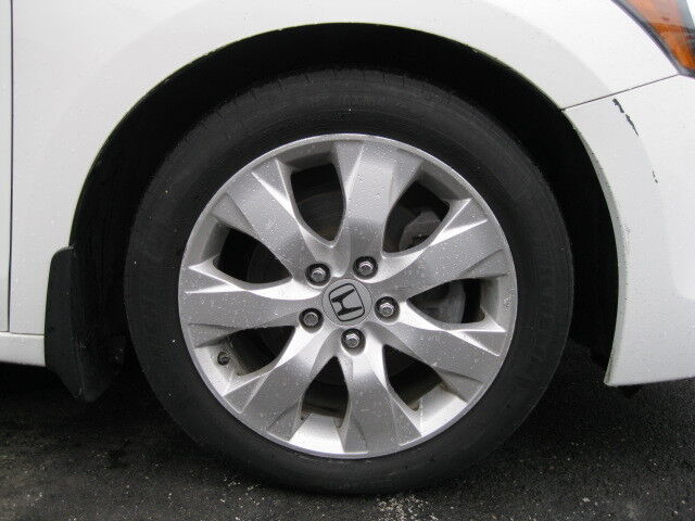 Image 1 of 4dr I4 Auto CD 2nd Row…