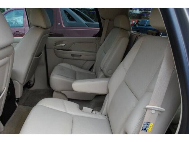 Image 1 of SUV 6.2L NAV CD AWD…