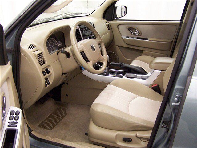 Image 1 of Luxury SUV 3.0L CD 4X4…