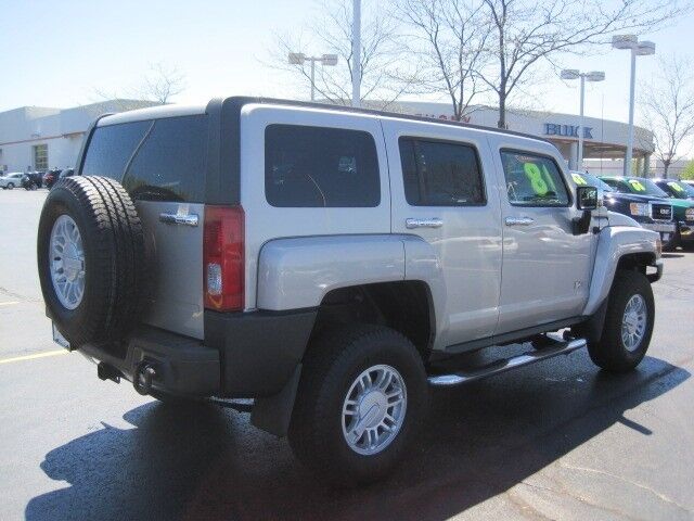 Image 1 of SUV 3.7L CD 4X4 Traction…