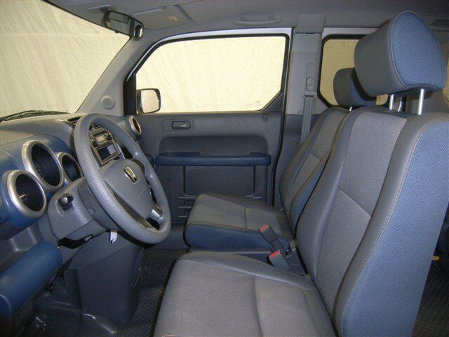 Image 9 of LX SUV 2.4L CD Front…