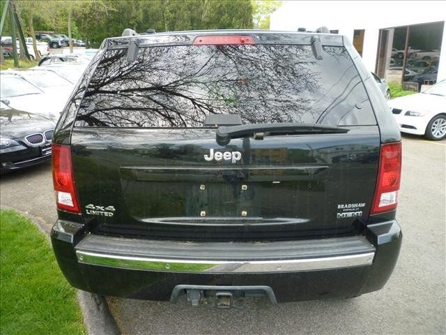 Image 8 of Limited SUV 5.7L CD…