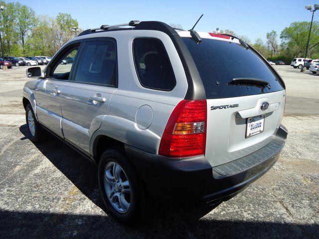 Image 9 of SUV 2.7L CD 4X4 Traction…
