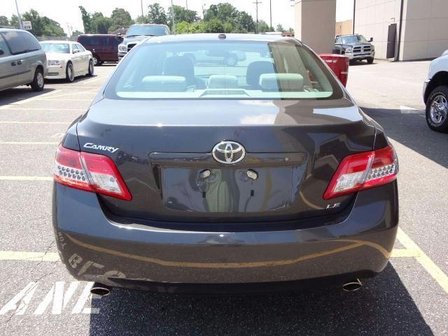 Image 10 of 11 TOYOTA CAMRY LE V6…