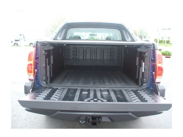 Image 11 of 2003 Chevrolet Avalanche…
