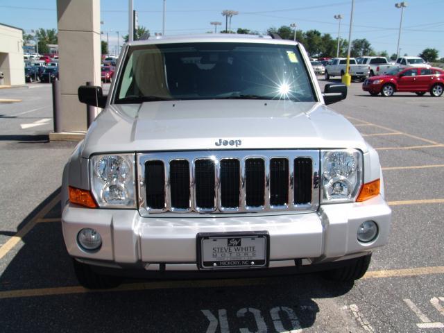 Image 10 of 08 JEEP COMMANDER 4WD…