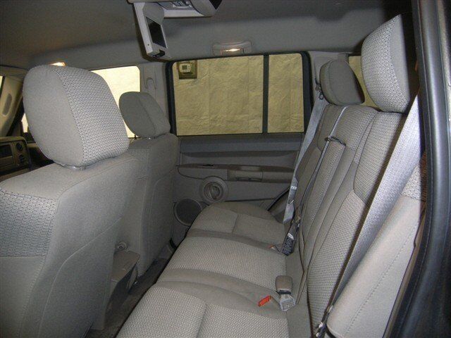 Image 11 of SUV 4.7L CD 4X4 Rear…