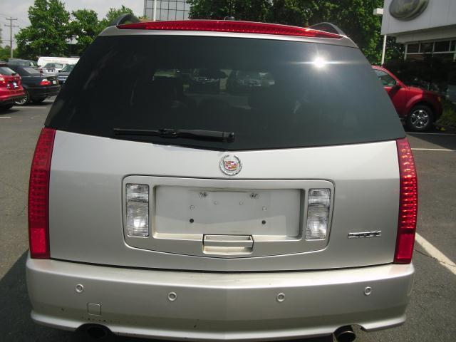 Image 12 of 2005 Cadillac SRX Skyview…