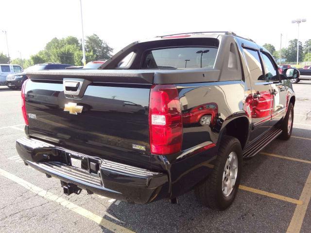 Image 10 of 08 CHEVY AVALANCHE 4WD…