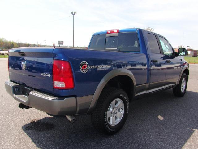 Image 10 of 11 RAM 1500 4WD 4DR…