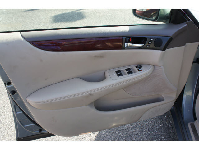 Image 10 of 3.0L Auto-Dimming Mirrors…