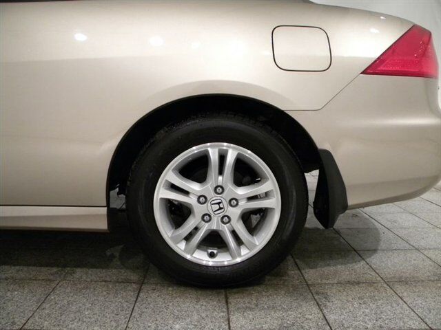 Image 5 of EXL Coupe 2.4L CD Front…