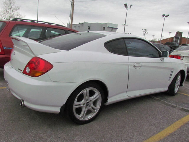 Image 5 of GT Manual Coupe 2.7L…
