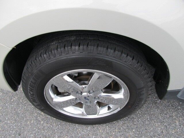 Image 6 of XLT SUV 3.0L CD Traction…