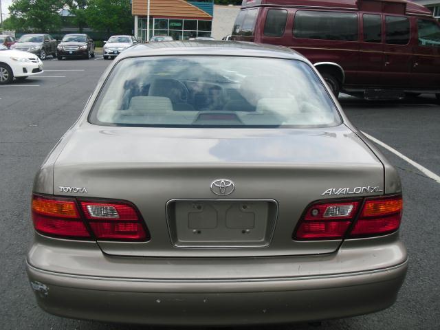 Image 14 of 1999 Toyota Avalon XL…