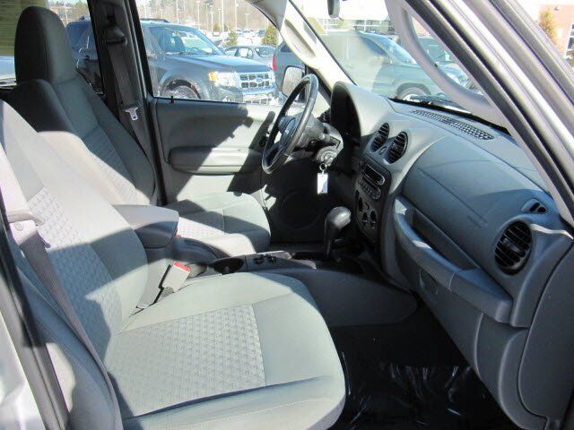 Image 4 of Sport SUV 3.7L CD 4X4…