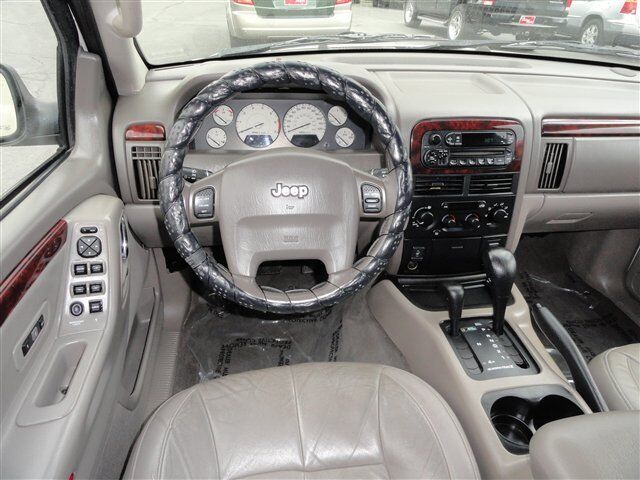 Image 5 of Limited SUV 4.7L CD…