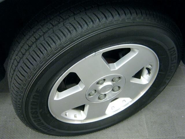 Image 7 of AWD SUV 3.5L CD Tires…