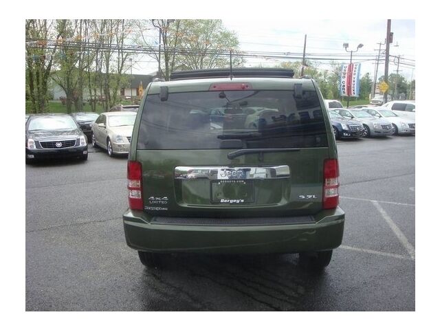 Image 13 of Limited SUV 3.7L CD…