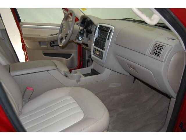 Image 5 of - SUV 4.6L Leather CD…