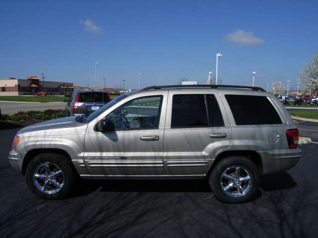 Image 13 of Limited SUV 4.7L CD…