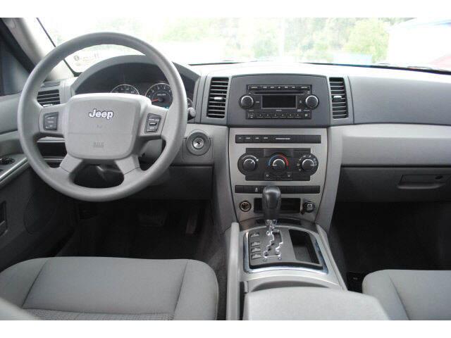 Image 15 of Laredo SUV 3.7L CD Air…