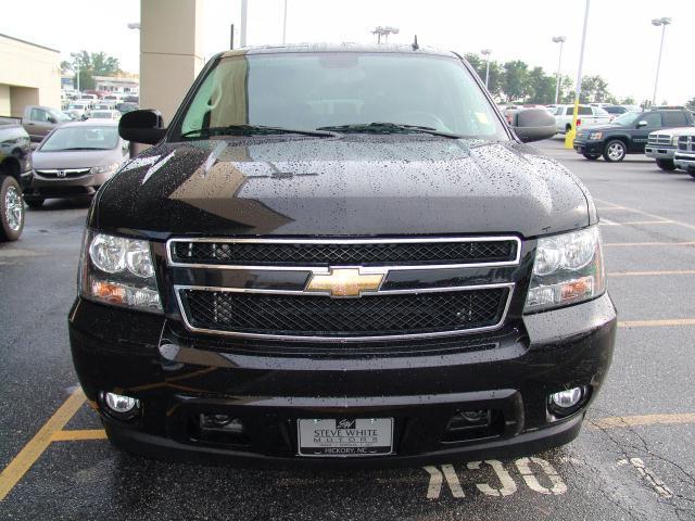 Image 12 of 10 CHEVY SUBURBAN 4WD…