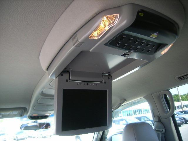 Image 12 of SUV 4.7L CD Power Windows…