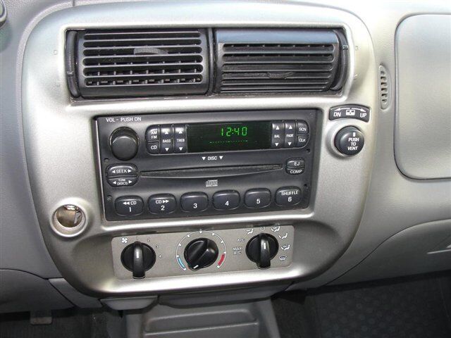 Image 4 of SUV 4.0L CD Rear Wheel…