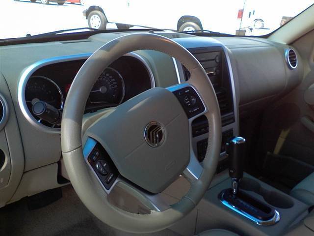 Image 5 of Premier SUV 4.0L CD…