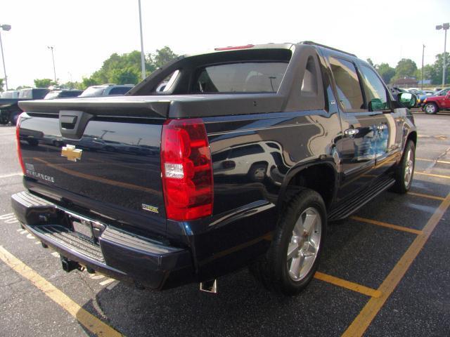 Image 13 of 08 CHEVY AVALANCHE 4WD…