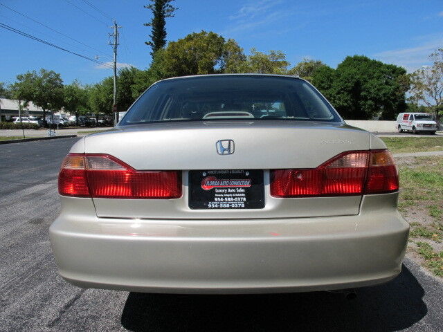Image 7 of CLEAN CARFAX..LOW MILES..3RD…