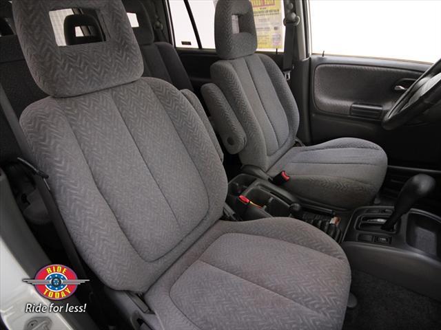 Image 15 of SUV 2.7L Rear Bench…