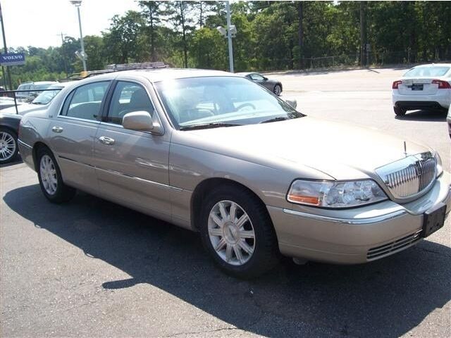 Image 16 of 08 Lincoln Town Car…
