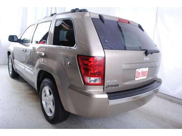 Image 15 of Limited SUV 4.7L CD…
