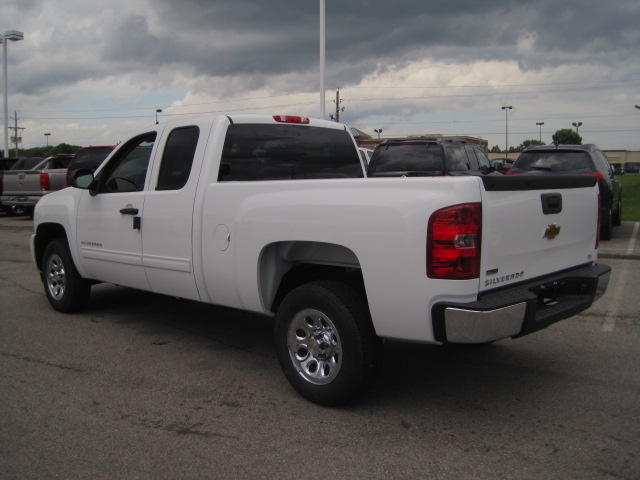 Image 10 of 2WD Ext Cab New 4.8L…