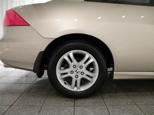 Image 8 of EXL Coupe 2.4L CD Front…