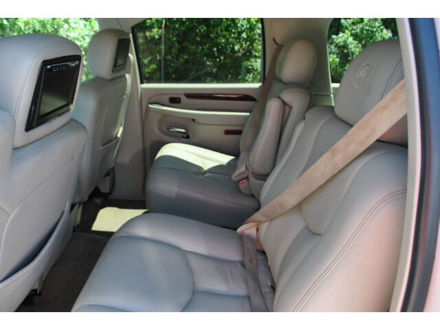 Image 14 of SUV 6.0L CD Multi-Function…