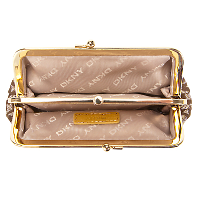 Everything You Need to Know About Vintage Purses