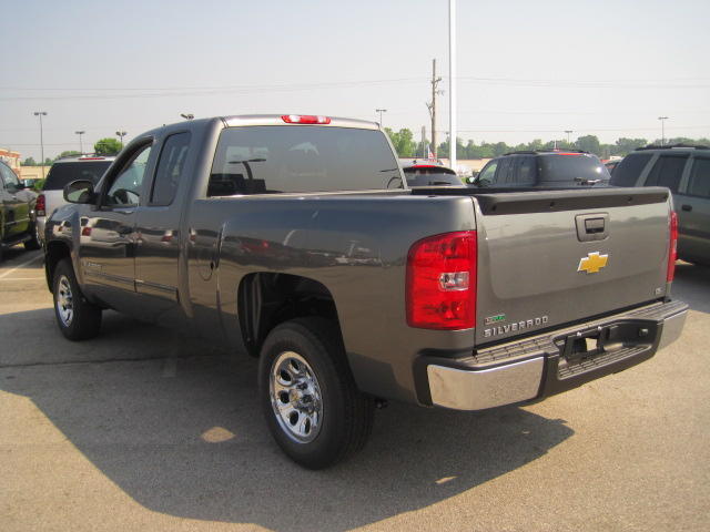 Image 12 of 2WD Ext Cab New 4.8L…