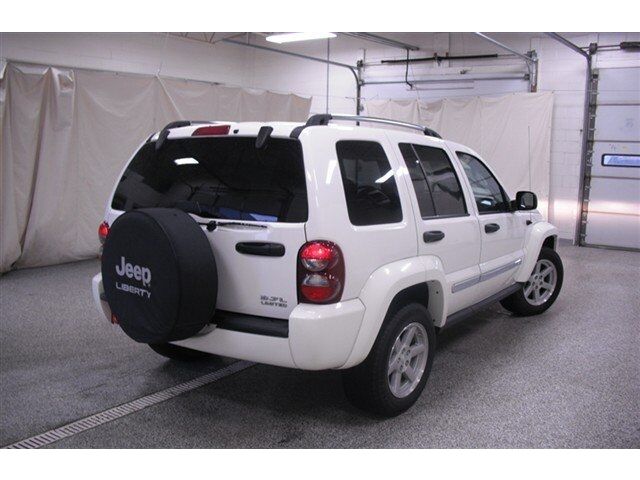Image 16 of Limited SUV 3.7L CD…
