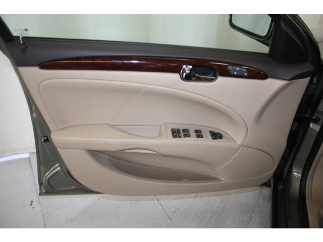 Image 15 of 4dr Sdn New 3.9L Sunroof…