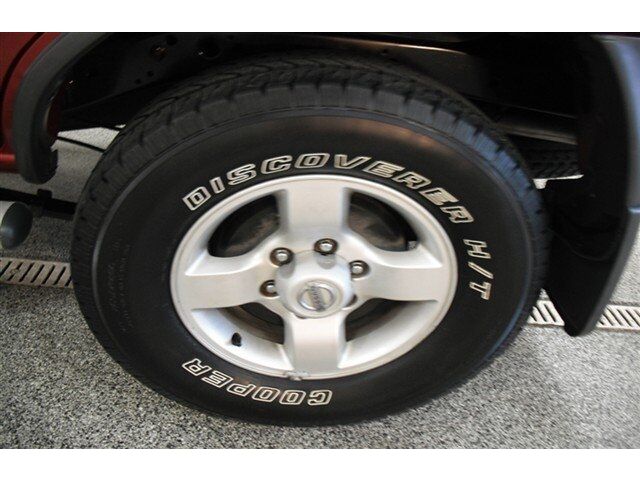 Image 7 of SUV 3.3L CD 4X4 Tires…