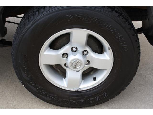 Image 7 of XE SUV 3.3L CD 4X4 Tires…