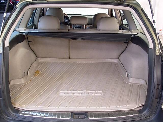 Image 8 of Outback R L. 3.0L Leather…