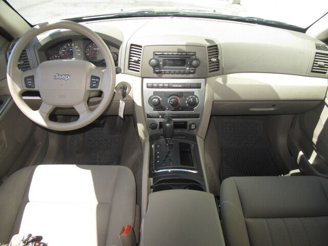 Image 8 of Laredo SUV 3.7L CD 4X4…
