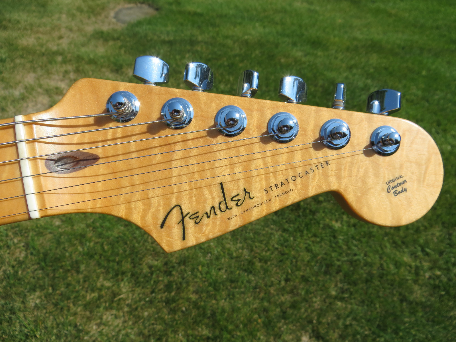 当社の 【5032】Legend Stratocaster model 弦交換不要 エレキギター