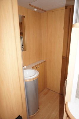 2004 CRISTALL MOOREA 450TF 4 BERTH CARAVAN - FIXED BED - LIGHTWEIGHT - BIKE RACK