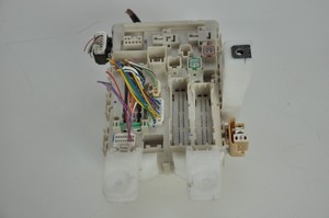 2006 Toyota Prius DRIVER SIDE JUNCTION Fuse Box BLOCK ASSY ... 2001 toyota prius fuse box 