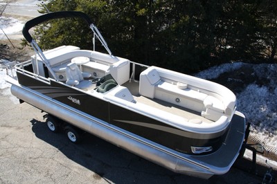 2685 26 Ft TMLT Cruise pontoon boat